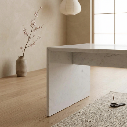 Vue de profil table de chevet japandi Tables en marbre blanc wabi-sabi | Maison Japandi