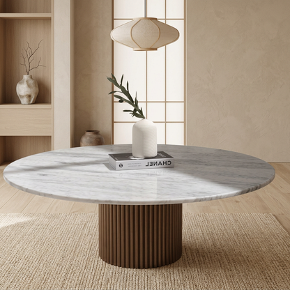 Vue de profil table basse japandi Koto en marbre blanc wabi-sabi | Maison Japandi