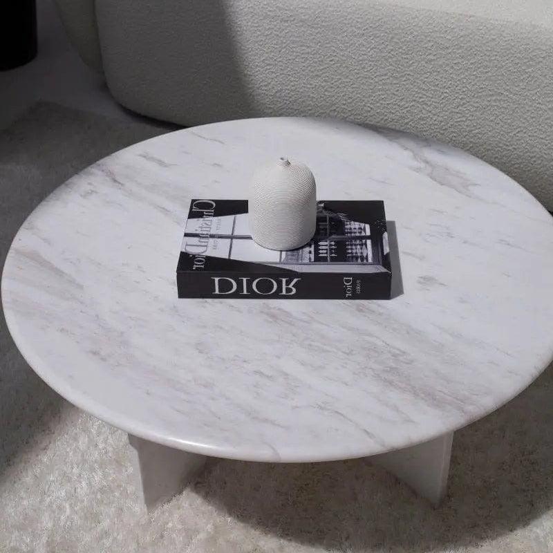 Table Basse Japandi Sten en Marbre blanc – Plateau rond et base croisée
