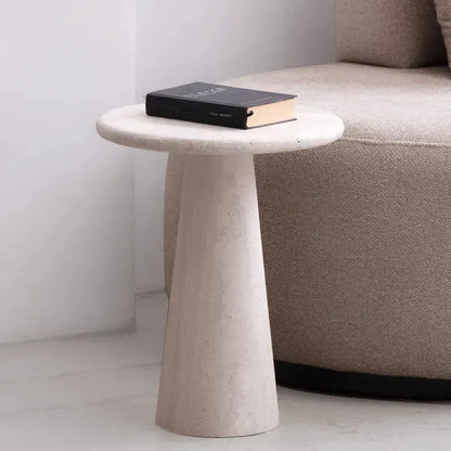 Japandi – Table d’Appoint Eld en Travertin Naturel – Pied conique