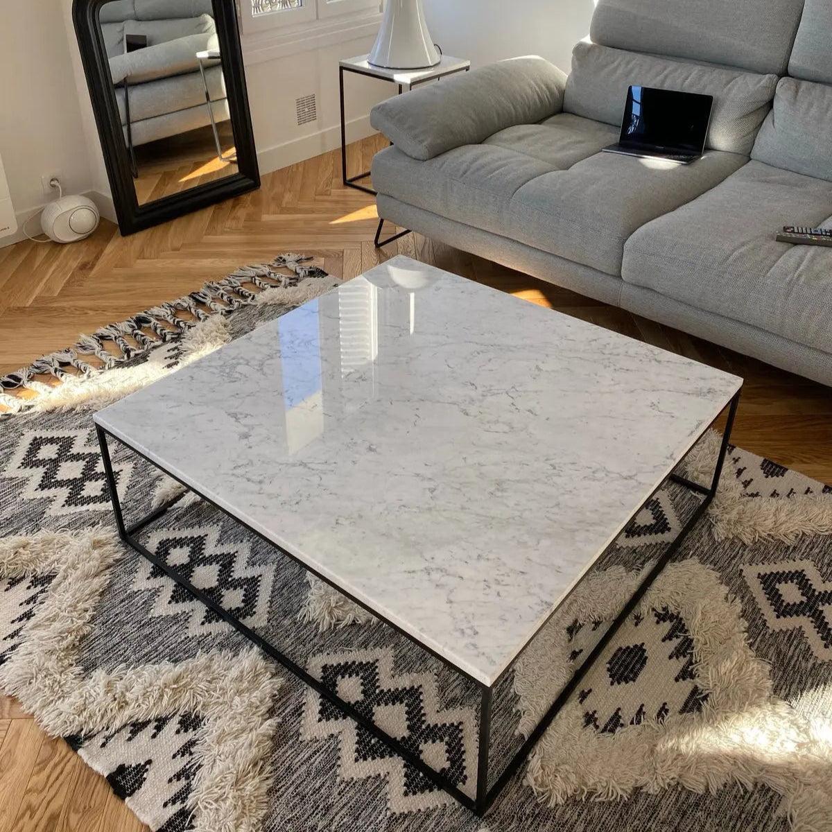 Table Basse Japandi Sei en Marbre blanc et Métal – Design minimaliste