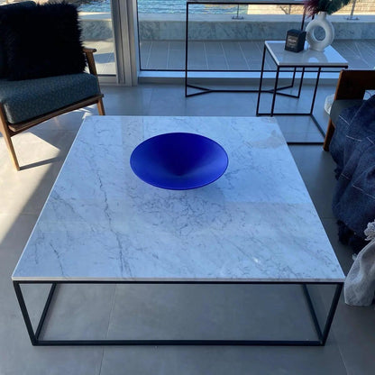 Table Basse Japandi Sei en Marbre blanc et Métal – Design minimaliste