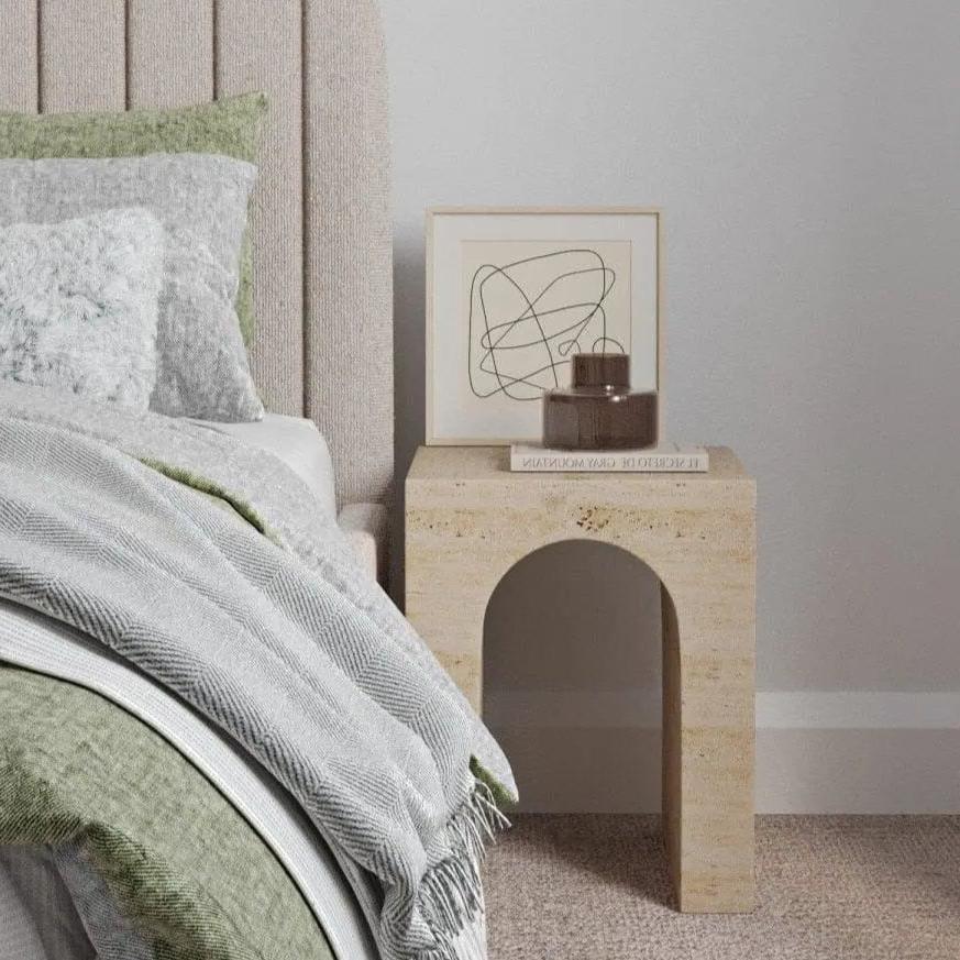 Table de chevet Japandi Lund en Travertin – Design arche minimaliste