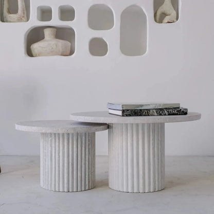 Tables gigognes en Japandi Travertin naturel Hav – Piètement cylindrique strié
