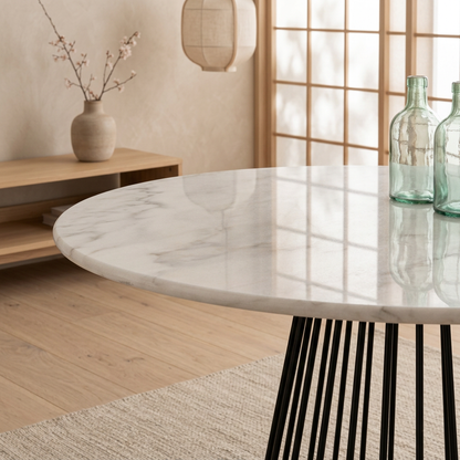 Détail marbre blanc naturel — Table à manger japandi Fjord | Maison Japandi