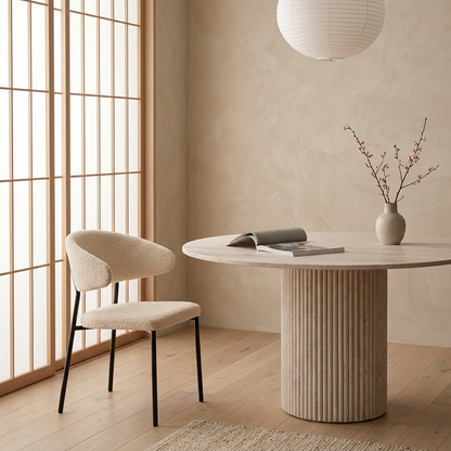 Vue de profil table à manger japandi Kasumi en travertin wabi-sabi | Maison Japandi