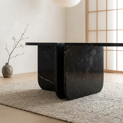 Vue de profil table basse japandi Kage en marbre noir wabi-sabi | Maison Japandi